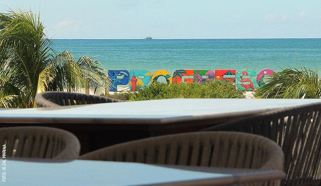 Restaurantes frente al mar en Progreso
